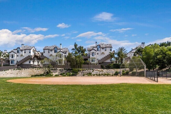 Building Photo - 3857 Pell Plz