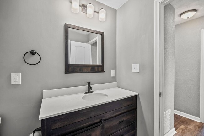 Building Photo - Just Listed for Rent in Virginia Beach!