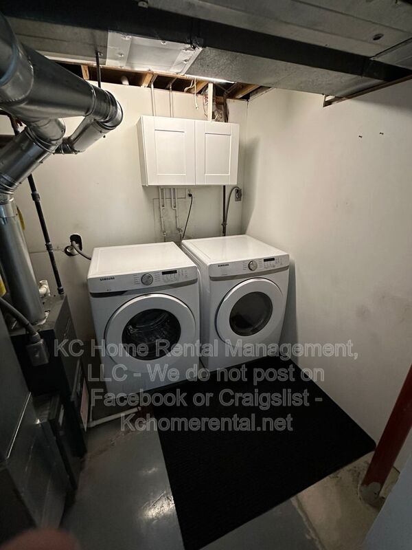 Building Photo - 1201 Golfview Dr