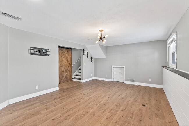 Building Photo - 15350 Drexel Way