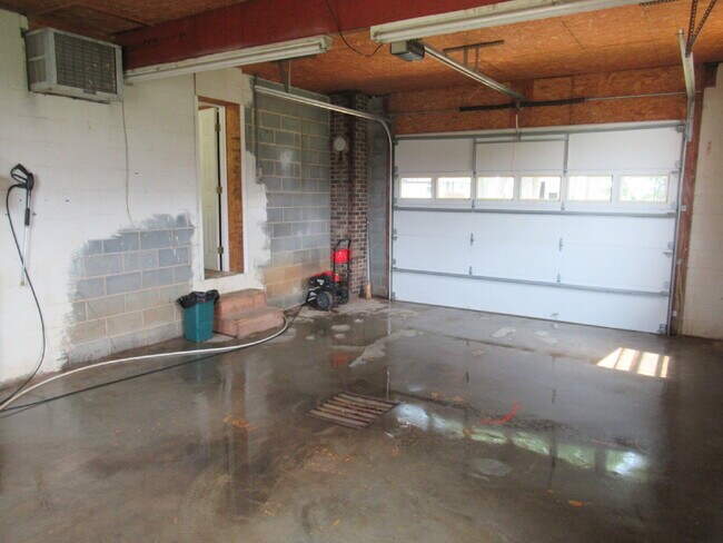 Building Photo - Great Rental Opportunity in Lincolnton!