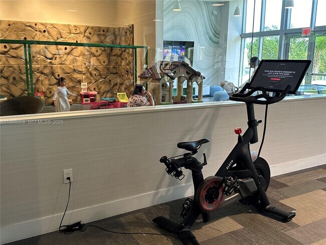 Building Photo - 16385 Biscayne Blvd