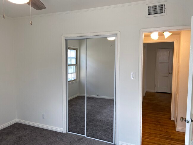 Building Photo - 10227 1/2 S 8th Ave