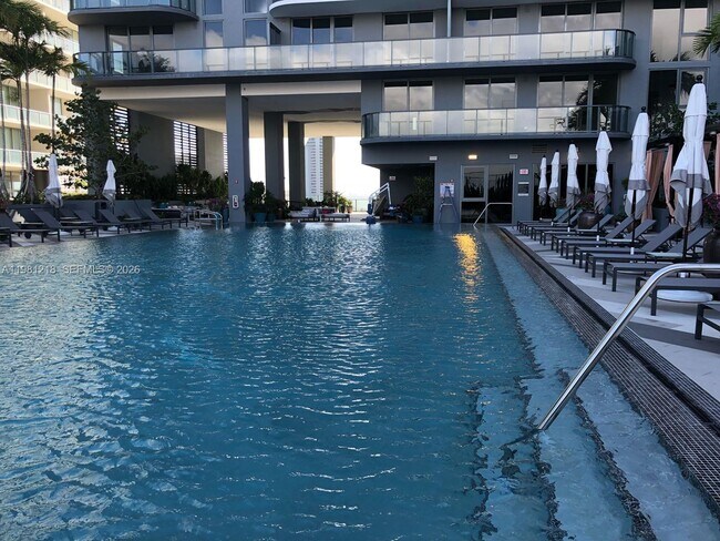 Building Photo - 3401 NE 1st Ave