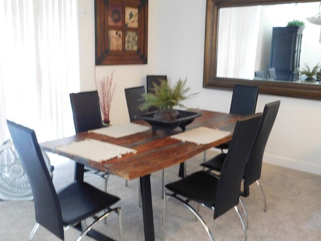 Building Photo - Fully Furnished 3BR/3BA Twnhs w/Prkg for 2 - Available Now