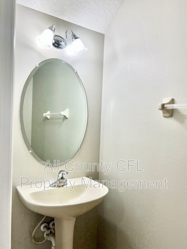 Building Photo - 9305 Jasmine Flower Ln