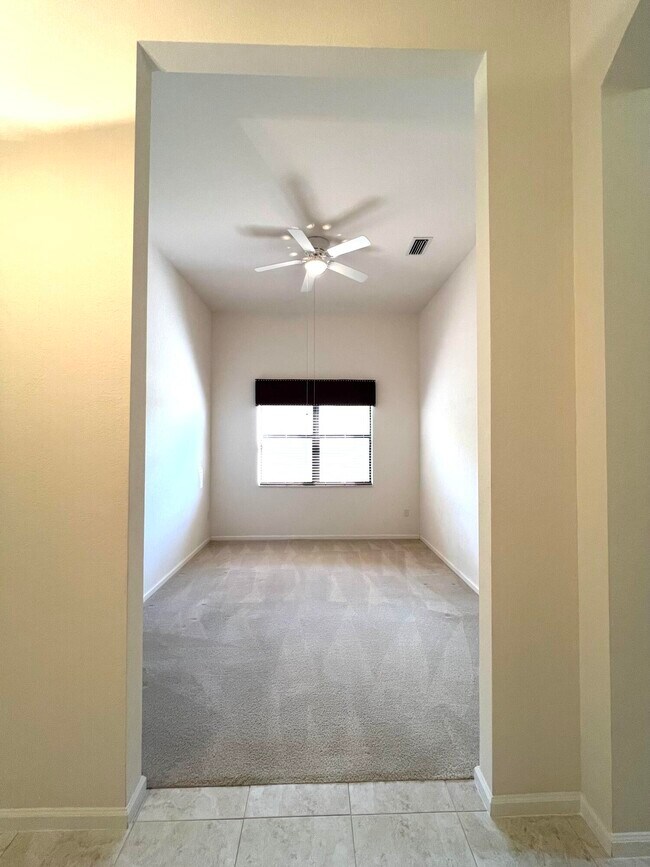 Building Photo - 9774 Isles Cay Dr