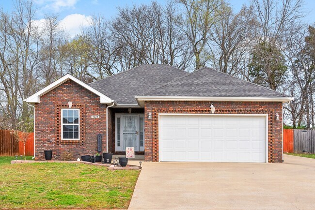 Primary Photo - 1028 Hendricks Ct