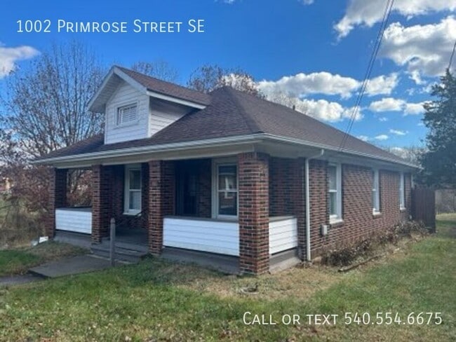 Building Photo - 1002 Primrose St SE