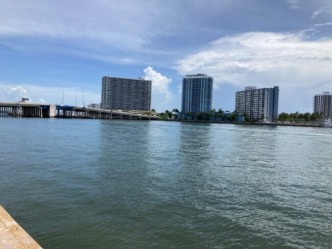 Primary Photo - 2170 Bay Dr