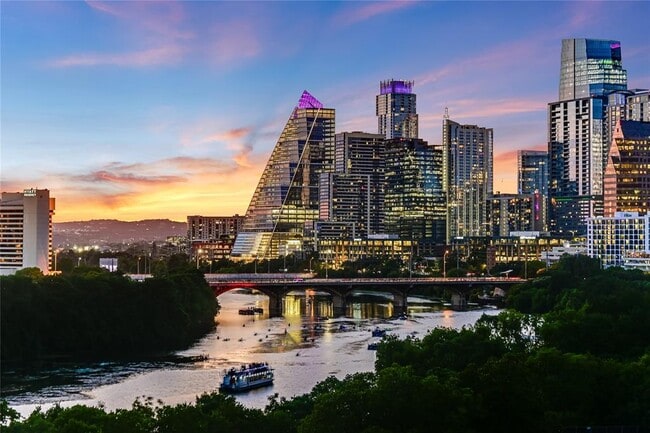 Building Photo - 54 Rainey St