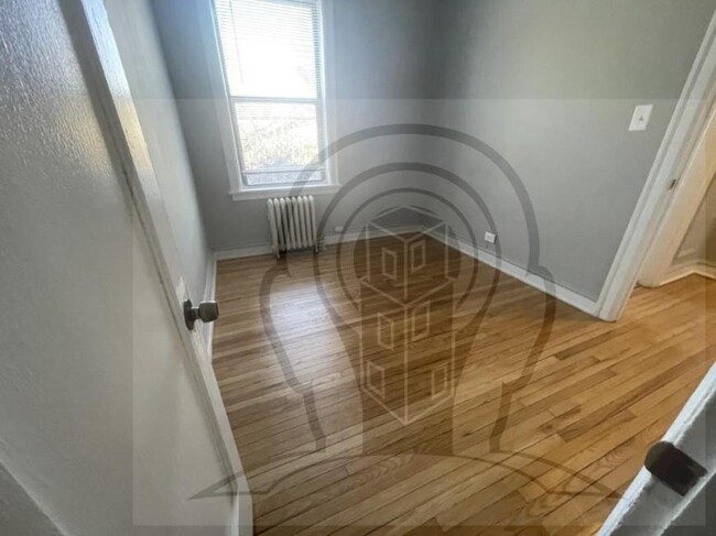 Building Photo - 1 bedroom in CHICAGO IL 60626