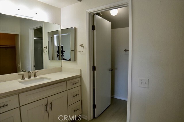 Building Photo - 18 Gold Bluff