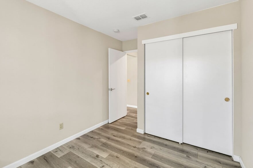 Building Photo - 8200 Northam Dr