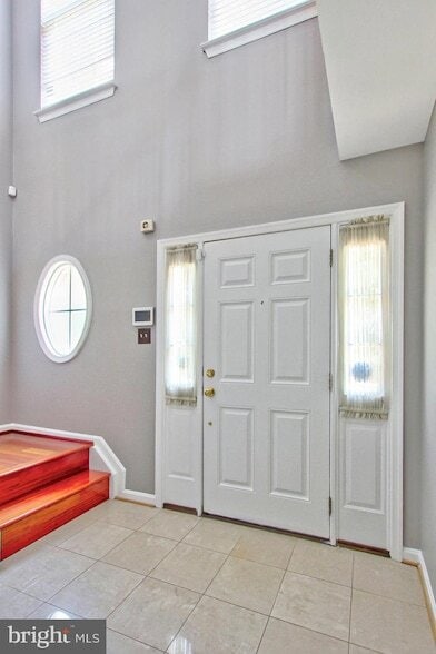 Building Photo - 9902 Woodview Dr