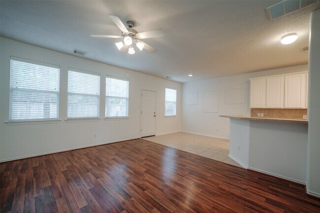 Building Photo - 146 Silver Penny Dr