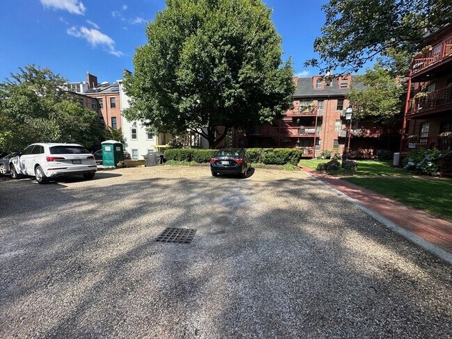 Building Photo - 3 Devens St