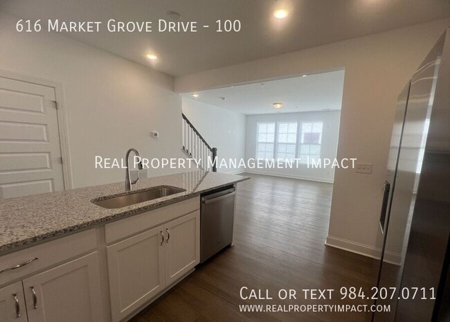 Building Photo - 616 Mkt Grv Dr