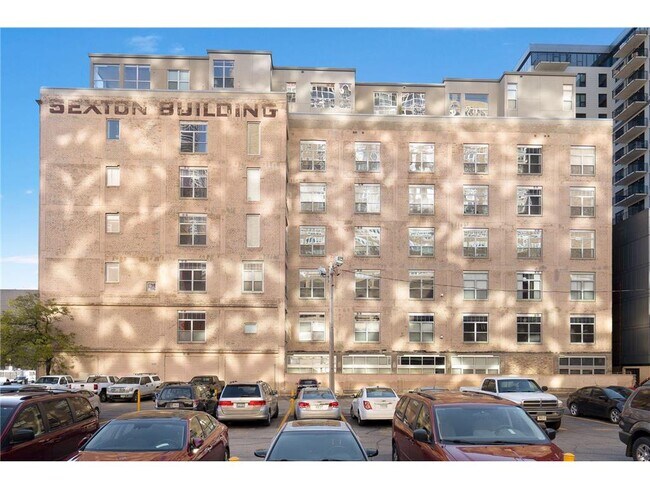 Building Photo - 521 S 7th St