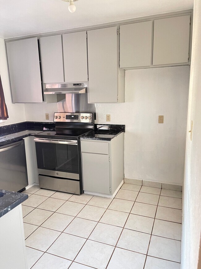 Building Photo - 2582 Gareth Cir