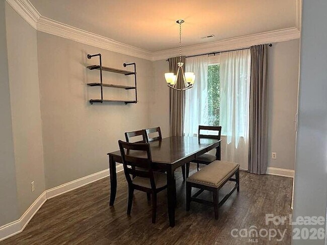 Building Photo - 6629 Tuskan Dr
