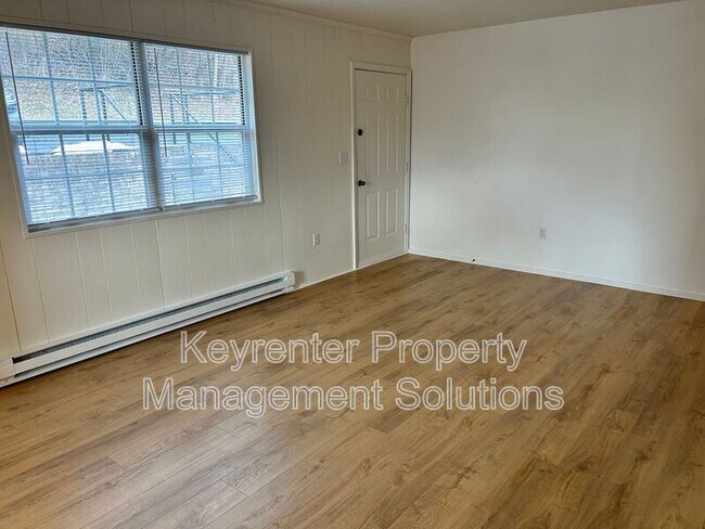 Building Photo - 117 Olive St