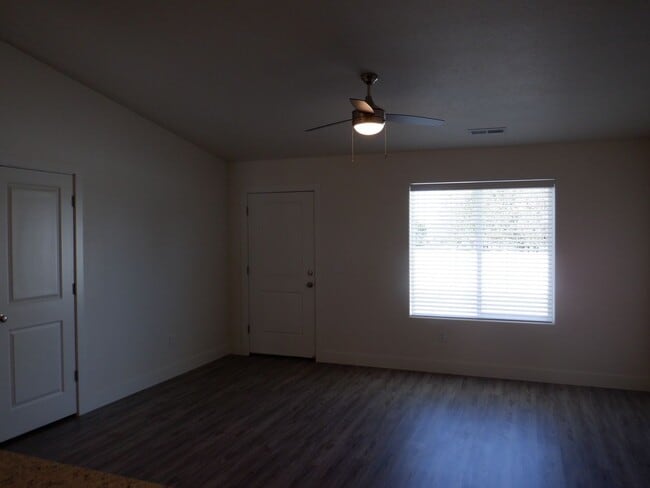 Building Photo - 3 bedroom- 2 bath Newer Construction