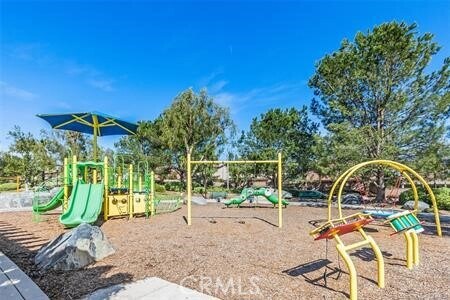 Building Photo - 17231 Greentree Dr