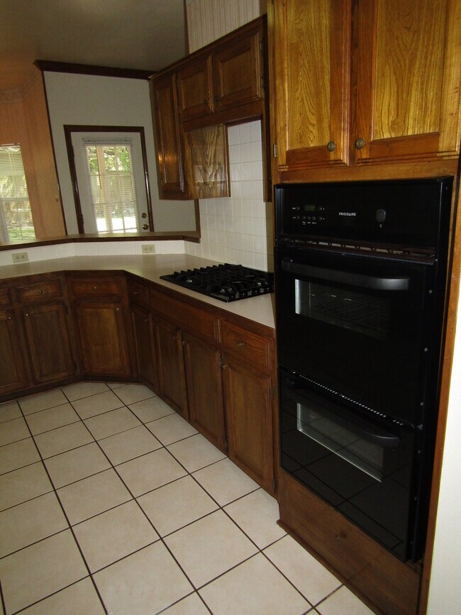 Building Photo - 6106 John Chisum Ln