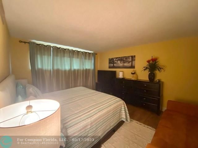 Building Photo - 9220 S Hollybrook Lake Dr