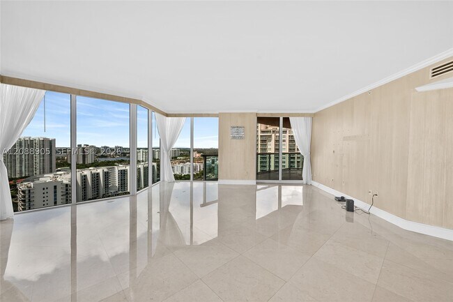 Building Photo - 3370 Hidden Bay Dr