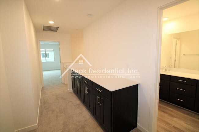 Building Photo - 3 br, 2.5 bath House - 3007 Magical Walk