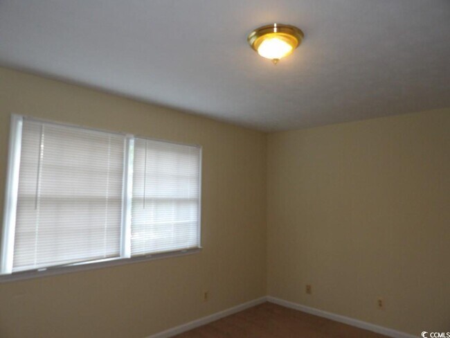Building Photo - 1025 Carolina Rd