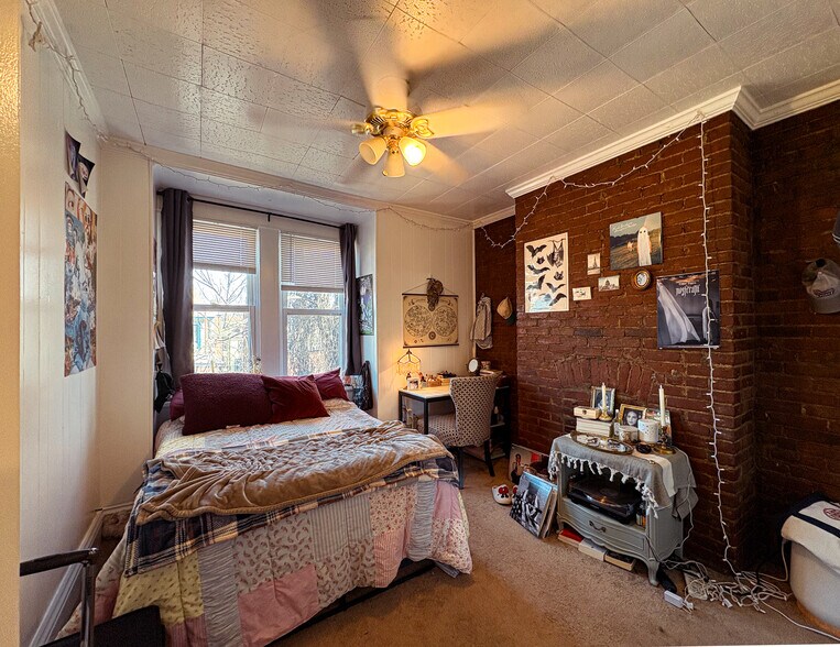 Building Photo - 627 S Negley Ave