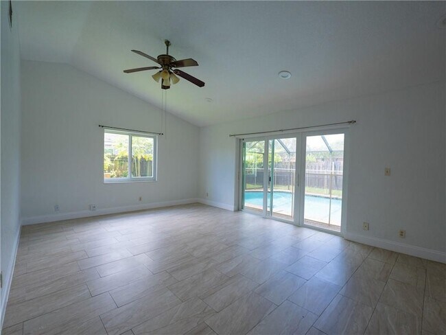 Building Photo - 5332 NW 29th Ct