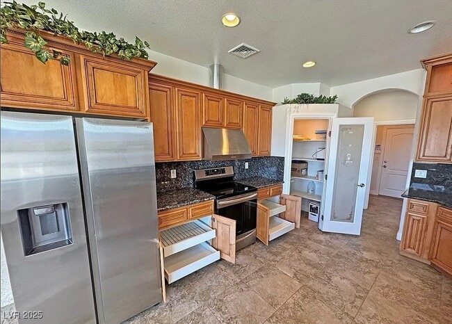 Building Photo - 3580 Prairie Ave