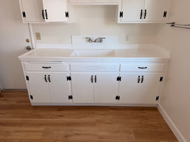 Building Photo - BRIGHT & SPACIOUS 2 BEDROOM/1 BATH AVAILABLE TO RENT IN LIVERMORE CA!!!!