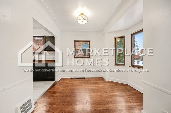 Building Photo - 15866 Mansfield St