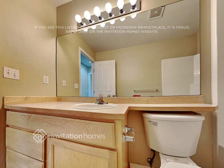 Building Photo - 6808 Perry Ave SE