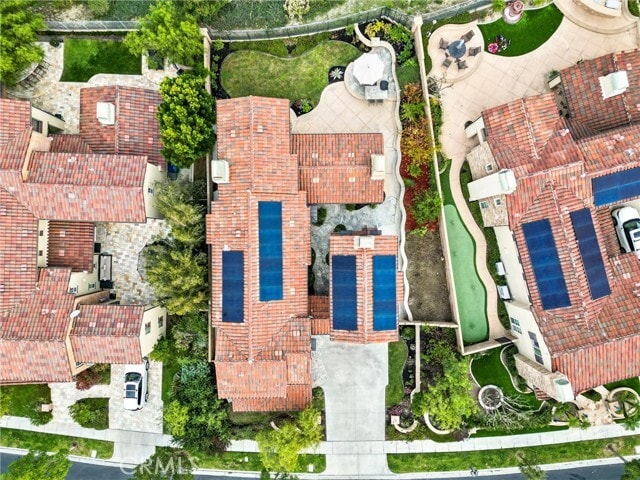 Building Photo - 31 Cezanne