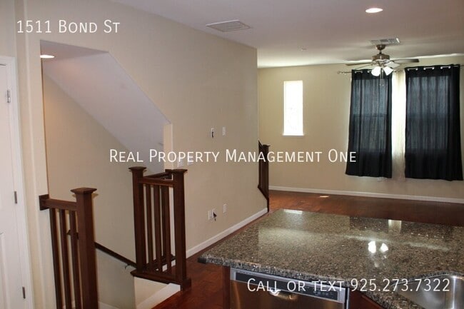 Building Photo - 1511 Bond St