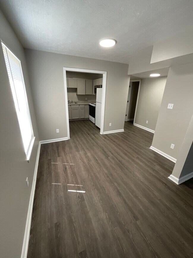Building Photo - 4 Bed 2 Bath for Rent