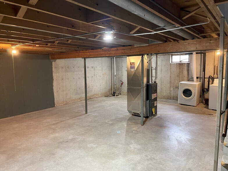 Building Photo - 3632 Glenbrooke Ln