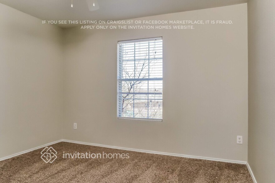 Building Photo - 1404 Whitewater Dr