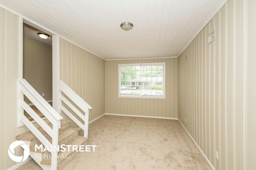 Building Photo - 204 14th Ct NW