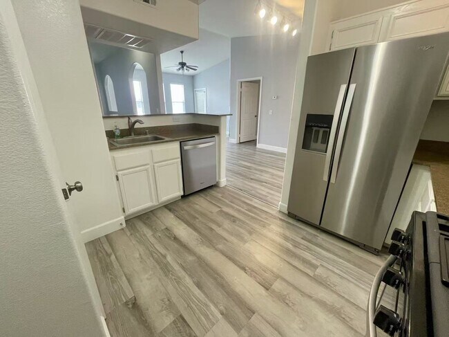 Building Photo - 9975 Peace Way
