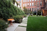 Building Photo - 725 Johnson Ct