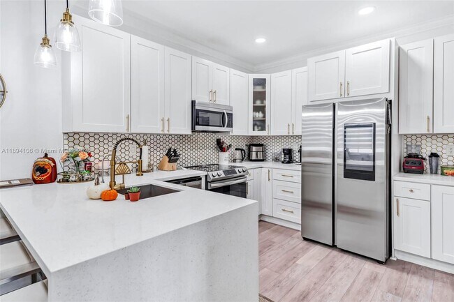 Building Photo - 4311 SW 160th Ave
