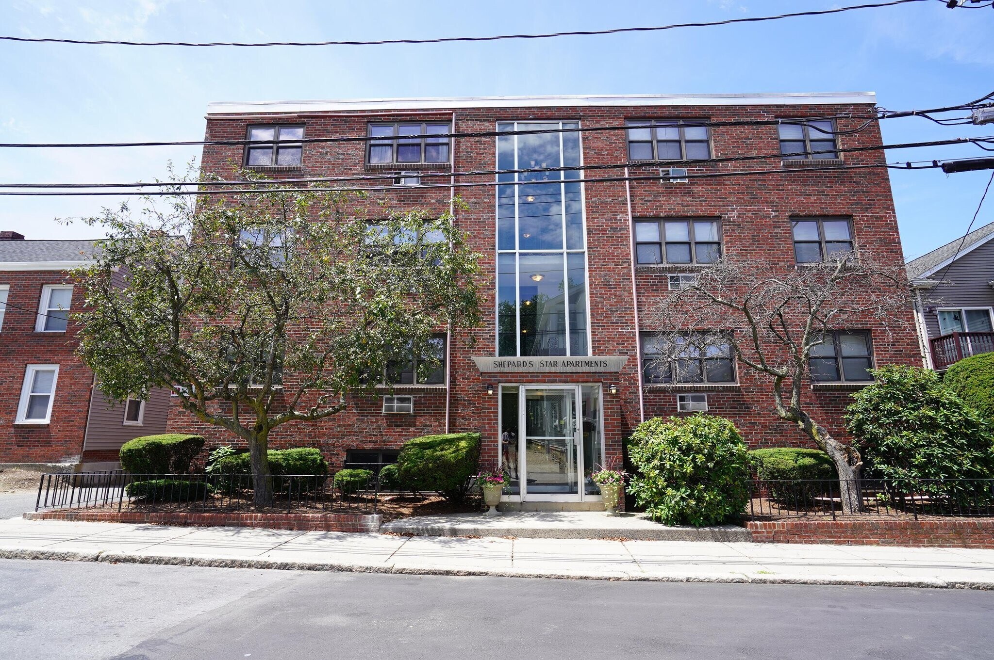 Building Photo - 39 Shepard St
