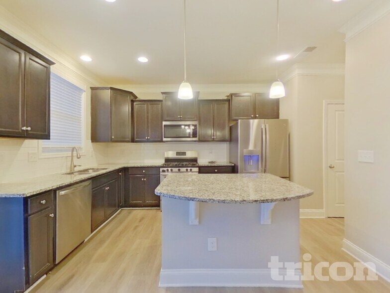 Building Photo - 3913 Norman View Dr